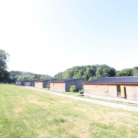 Ferienhaus Chalet Au Bord Du Lac Avec Terrasse, Proche Piscine Et Activites, Le Rouget-pers - Fr-1-742-362 Le Rouget